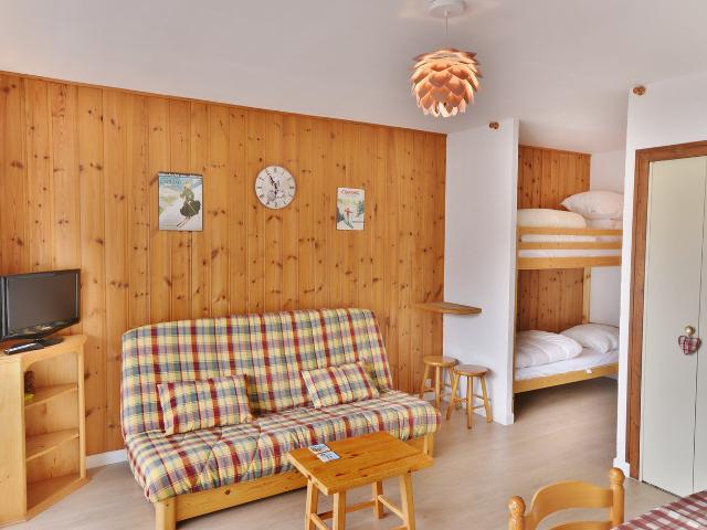 Cozy studio for 4 in Morzine with balcony, parking and ski locker FR-1-684-44 - Morzine