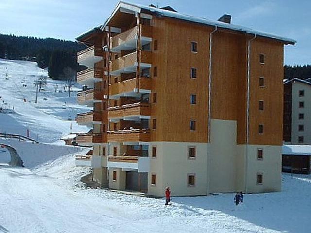 Ski-In/Ski-Out Cozy Apartment with Balcony Near Kids' Area FR-1-642-73 - Morillon 1100 Les Esserts