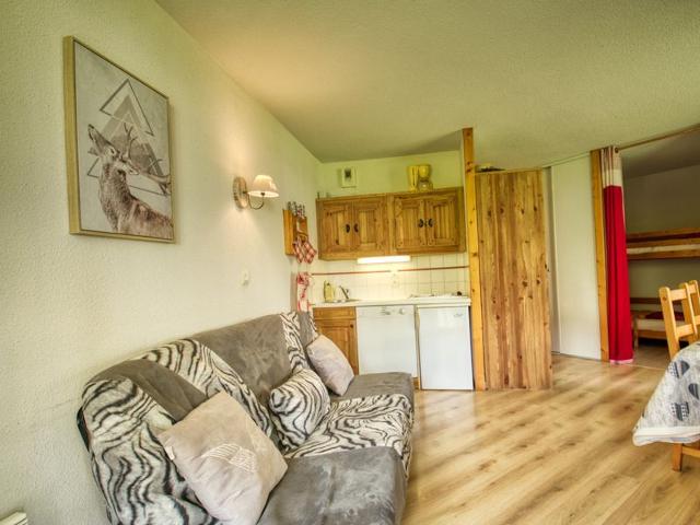 Ski-In/Ski-Out Cozy Apartment with Balcony Near Kids' Area FR-1-642-73 - Morillon 1100 Les Esserts