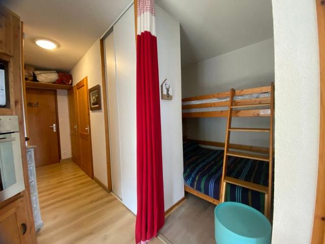 Ski-In/Ski-Out Cozy Apartment with Balcony Near Kids' Area FR-1-642-73 - Morillon 1100 Les Esserts