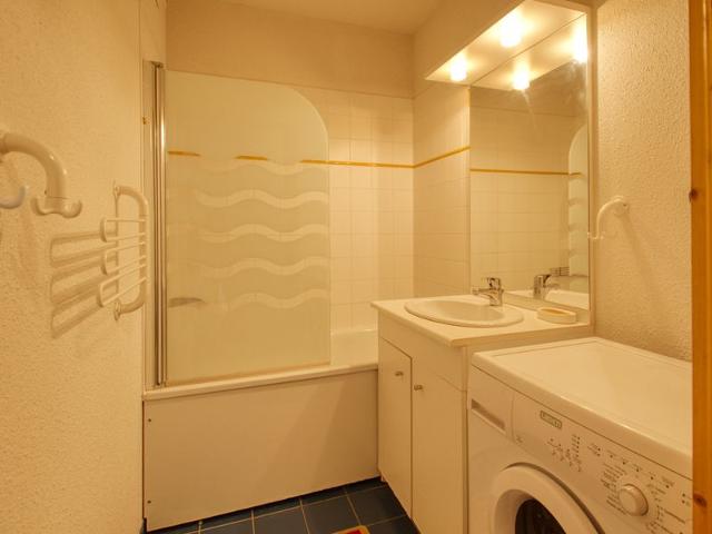 Ski-In/Ski-Out Cozy Apartment with Balcony Near Kids' Area FR-1-642-73 - Morillon 1100 Les Esserts