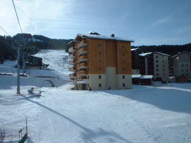 Ski-In/Ski-Out Cozy Apartment with Balcony Near Kids' Area FR-1-642-73 - Morillon 1100 Les Esserts