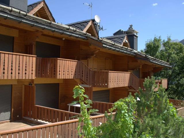 Charming Apartment for Family Vacations in Courchevel Village FR-1-575-9 - Courchevel 1550