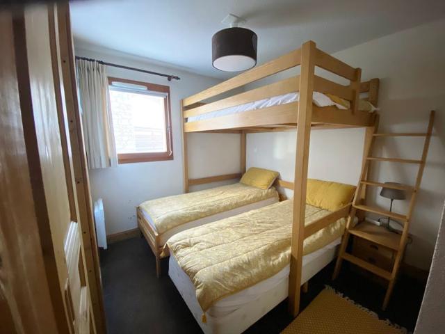 Spacious 3-Room Apartment for 7 in Les Esserts, Morillon, Near Ski Lifts FR-1-412-70 - Morillon 1100 Les Esserts