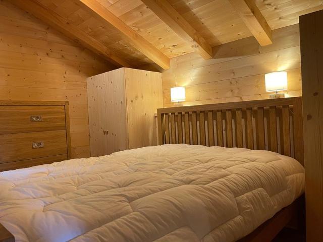 Traditional chalet for 6 with fireplace, balcony and parking in Samoëns FR-1-624-124 - Samoëns