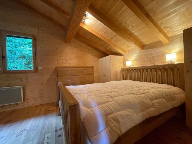 Traditional chalet for 6 with fireplace, balcony and parking in Samoëns FR-1-624-124 - Samoëns