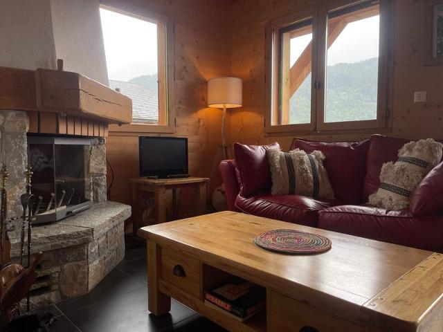 Traditional chalet for 6 with fireplace, balcony and parking in Samoëns FR-1-624-124 - Samoëns