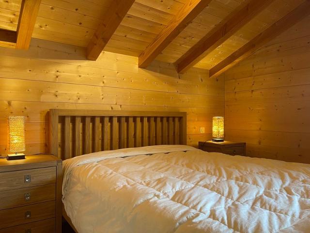 Traditional chalet for 6 with fireplace, balcony and parking in Samoëns FR-1-624-124 - Samoëns