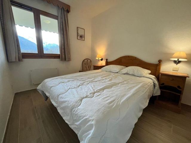 Quiet Apartment with Pool, Balcony, and Parking near Samoëns Center FR-1-624-125 - Samoëns