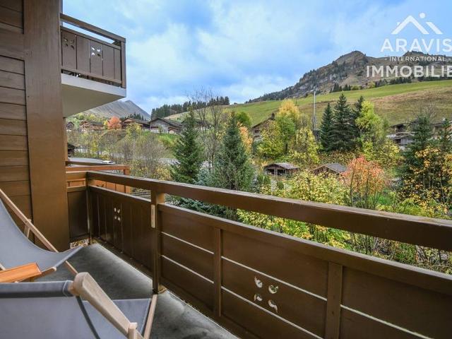 Cozy Apartment for 4 with South-Facing Balcony, Near Slopes in Le Grand-Bornand FR-1-391-166 - Le Grand Bornand