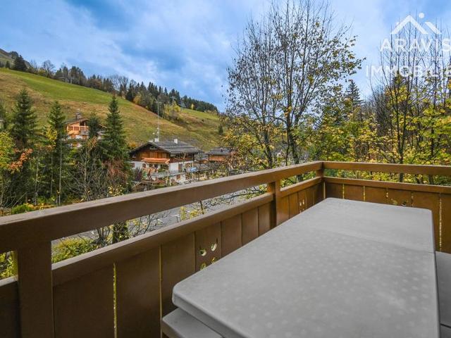 Cozy Apartment for 4 with South-Facing Balcony, Near Slopes in Le Grand-Bornand FR-1-391-166 - Le Grand Bornand