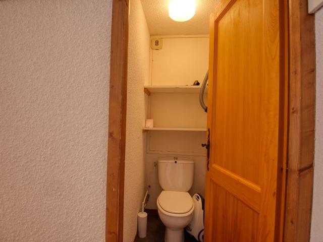 Ski-In/Ski-Out Apartment with Balcony, Sleeps 6, Parking, and Mountain Views FR-1-642-79 - Morillon 1100 Les Esserts
