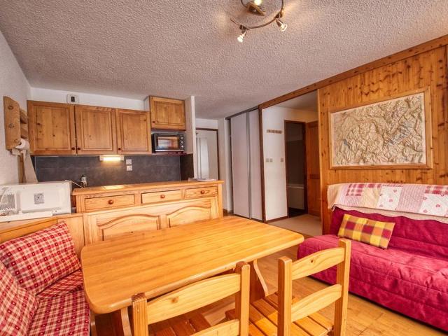 Ski-In/Ski-Out Apartment with Balcony, Sleeps 6, Parking, and Mountain Views FR-1-642-79 - Morillon 1100 Les Esserts