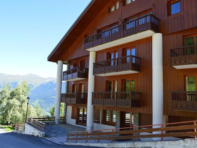Courchevel: Ski-In/Ski-Out, 3 BR, Wifi, Parking, 4 pax FR-1-575-24 - Courchevel 1550