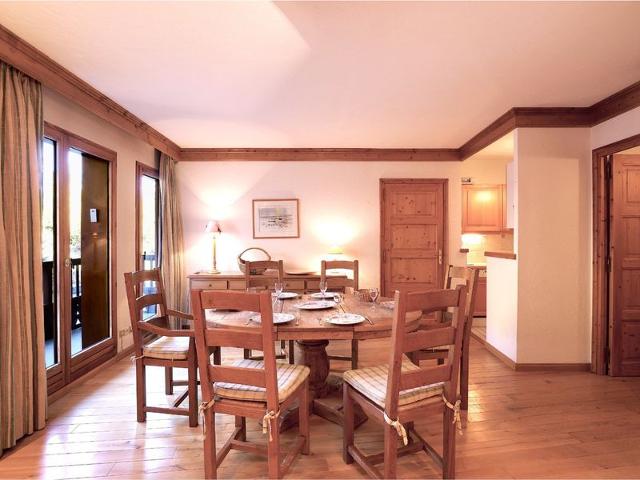 Courchevel: Ski-In/Ski-Out, 3 BR, Wifi, Parking, 4 pax FR-1-575-24 - Courchevel 1550