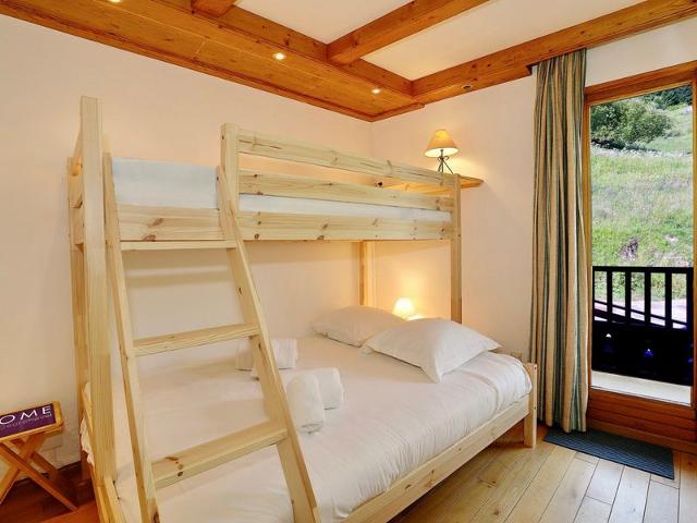 Courchevel: Ski-In/Ski-Out, 3 BR, Wifi, Parking, 4 pax FR-1-575-24 - Courchevel 1550