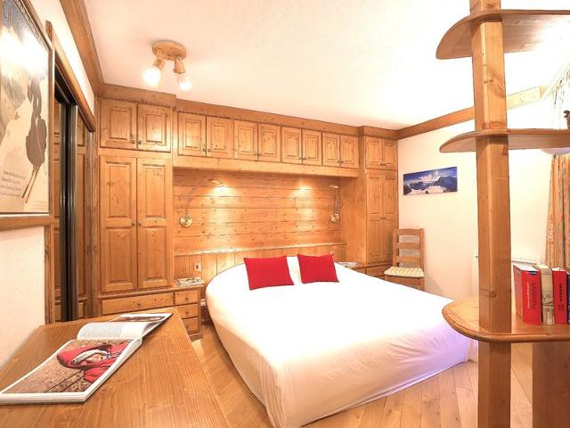 Courchevel: Ski-In/Ski-Out, 3 BR, Wifi, Parking, 4 pax FR-1-575-24 - Courchevel 1550