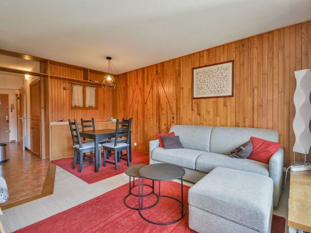 Spacious Studio for 4 with Balcony, Near Ski Lifts & Shops, Morzine Center FR-1-684-43 - Morzine