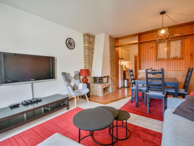 Spacious Studio for 4 with Balcony, Near Ski Lifts & Shops, Morzine Center FR-1-684-43 - Morzine