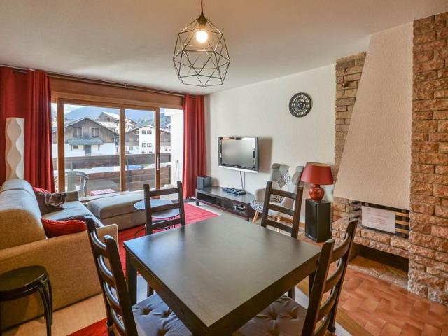 Spacious Studio for 4 with Balcony, Near Ski Lifts & Shops, Morzine Center FR-1-684-43 - Morzine