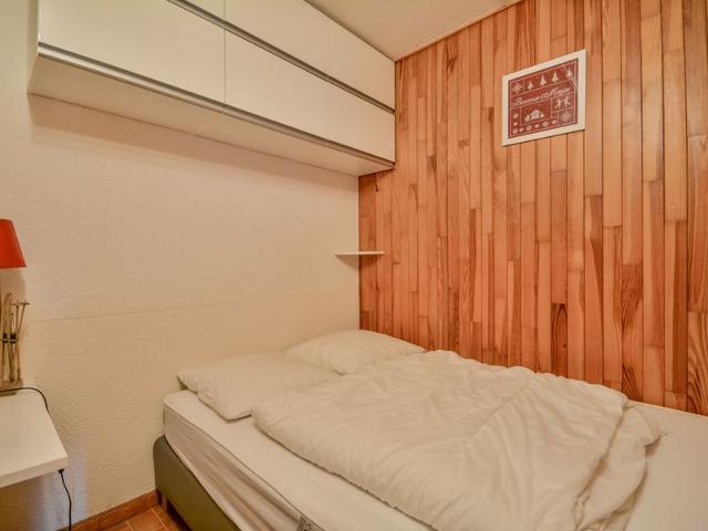 Spacious Studio for 4 with Balcony, Near Ski Lifts & Shops, Morzine Center FR-1-684-43 - Morzine