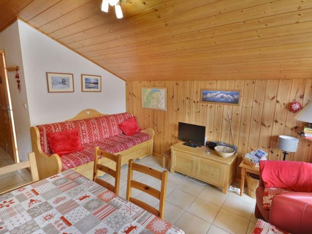 Cozy Studio with Cabins, Close to Shuttles – Sleeps 4 FR-1-684-47 - Morzine
