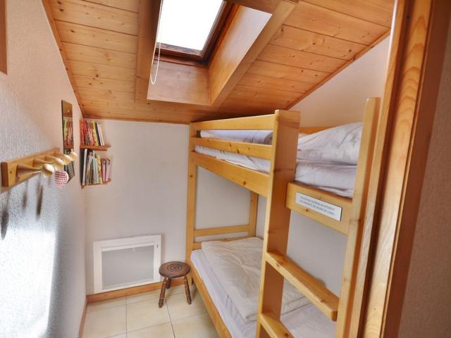 Cozy Studio with Cabins, Close to Shuttles – Sleeps 4 FR-1-684-47 - Morzine