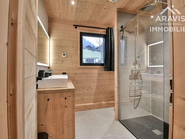 Luxurious 3-Bedroom Chalet for 8 with Modern Alpine Charm in Le Grand-Bornand FR-1-391-168 - Le Grand Bornand