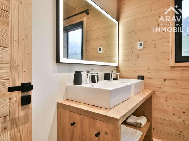 Luxurious 3-Bedroom Chalet for 8 with Modern Alpine Charm in Le Grand-Bornand FR-1-391-168 - Le Grand Bornand