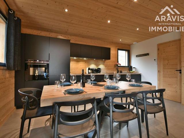 Luxurious 3-Bedroom Chalet for 8 with Modern Alpine Charm in Le Grand-Bornand FR-1-391-168 - Le Grand Bornand