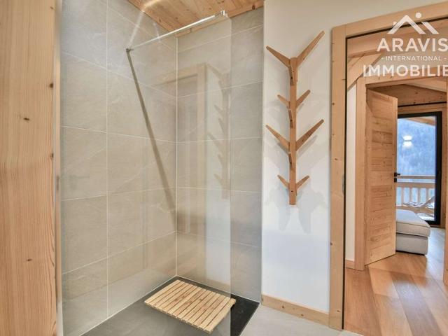 Luxurious 3-Bedroom Chalet for 8 with Modern Alpine Charm in Le Grand-Bornand FR-1-391-168 - Le Grand Bornand