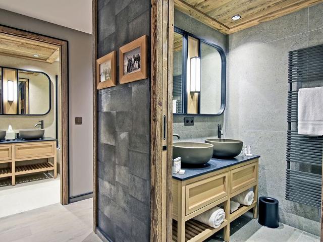 Luxury Ski-In/Ski-Out Apartment with Concierge Service in Méribel FR-1-613-82 - Méribel Les Allues 1200