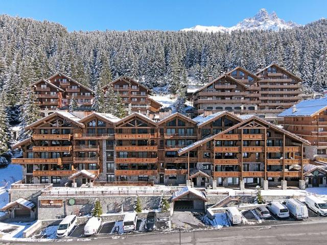 Luxury Ski-In/Ski-Out Apartment with Concierge Service in Méribel FR-1-613-82 - Méribel Les Allues 1200
