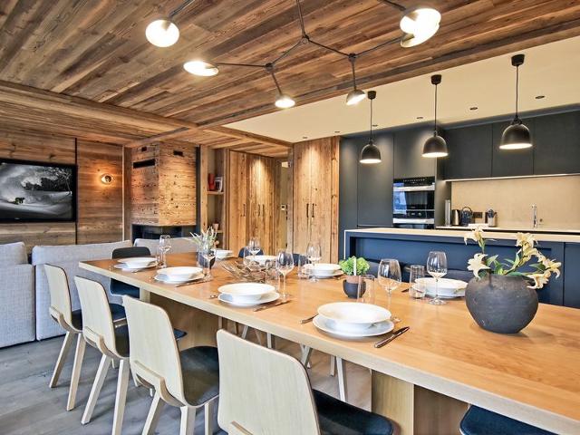 Luxury Ski-In/Ski-Out Apartment with Concierge Service in Méribel FR-1-613-82 - Méribel Les Allues 1200