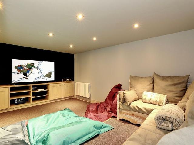 CHALET 