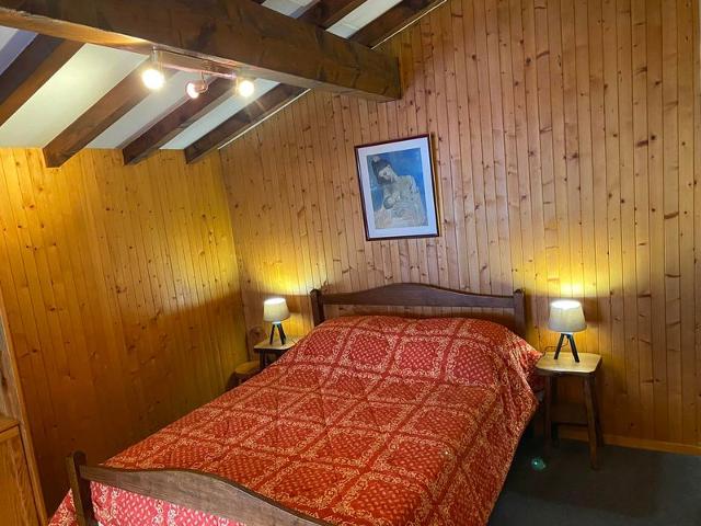 Modest 2BR Apartment Near Ski Slopes with Balcony, Parking, and WiFi FR-1-459-201 - La Clusaz