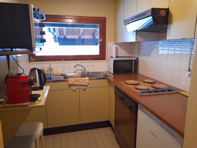 Modest 2BR Apartment Near Ski Slopes with Balcony, Parking, and WiFi FR-1-459-201 - La Clusaz