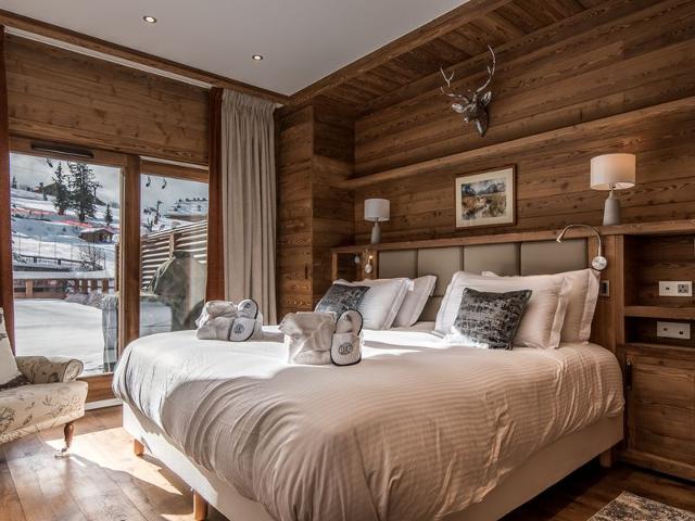Luxurious Ski-in/Ski-out Apartment with Jacuzzi and Private Hammam FR-1-613-84 - Méribel Les Allues 1200