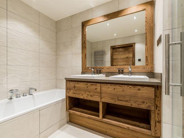 Luxurious Ski-in/Ski-out Apartment with Jacuzzi and Private Hammam FR-1-613-84 - Méribel Les Allues 1200