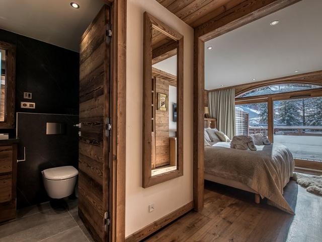 Luxurious Ski-in/Ski-out Apartment with Jacuzzi and Private Hammam FR-1-613-84 - Méribel Les Allues 1200