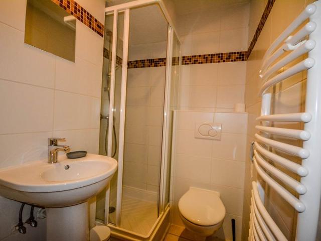 Spacious Apt for 6 in Morzine - Ski Access, Sauna, Parking, Balcony FR-1-684-61 - Morzine