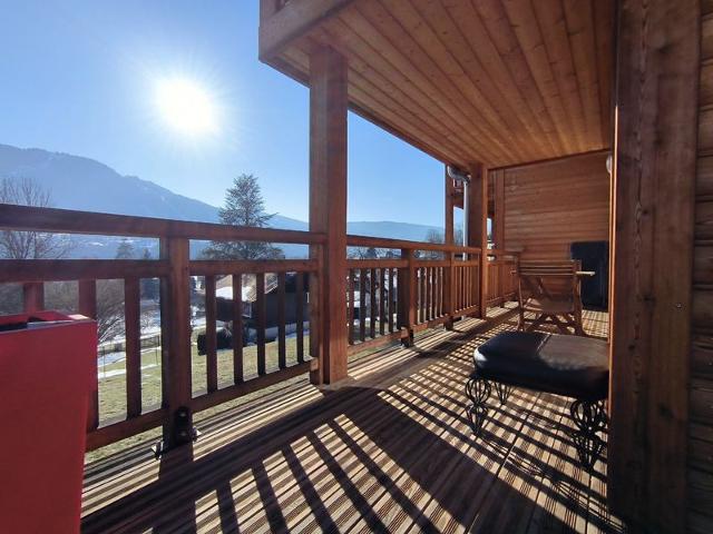 Bright 2-bedroom apartment, south terrace, parking, WiFi FR-1-624-128 - Samoëns