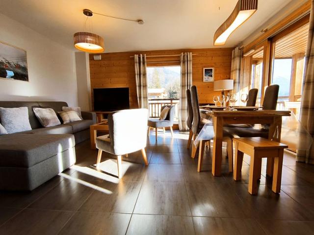 Bright 2-bedroom apartment, south terrace, parking, WiFi FR-1-624-128 - Samoëns