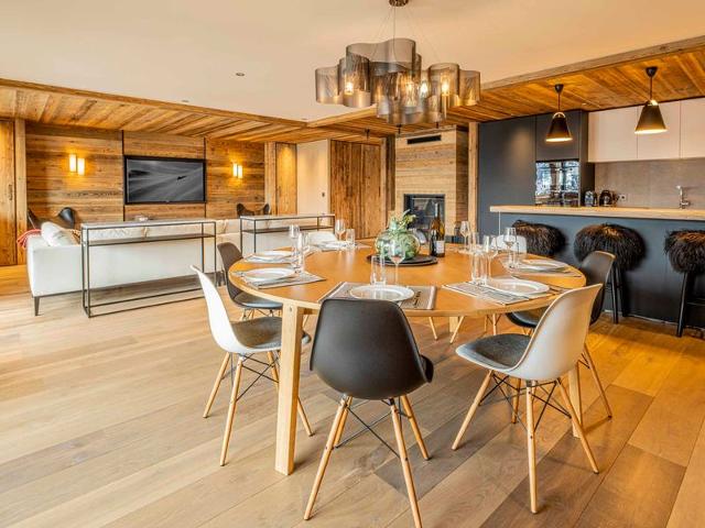 Luxury Duplex Apartment, Ski-In/Ski-Out, 5 Bedrooms, Sleeps 10, Near ESF and Méribus FR-1-613-93 - Méribel Les Allues 1200