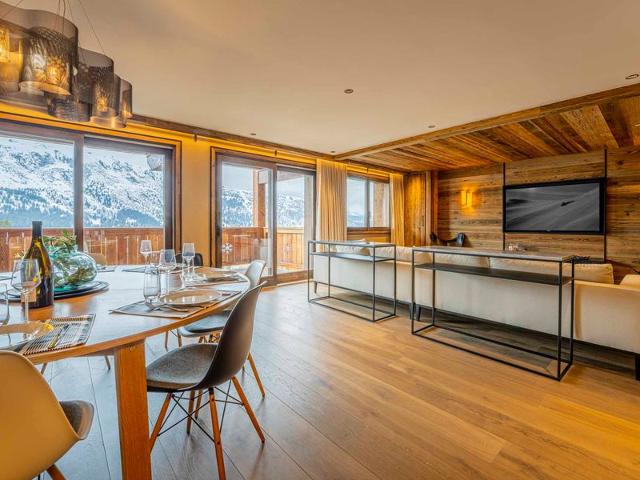 Luxury Duplex Apartment, Ski-In/Ski-Out, 5 Bedrooms, Sleeps 10, Near ESF and Méribus FR-1-613-93 - Méribel Les Allues 1200