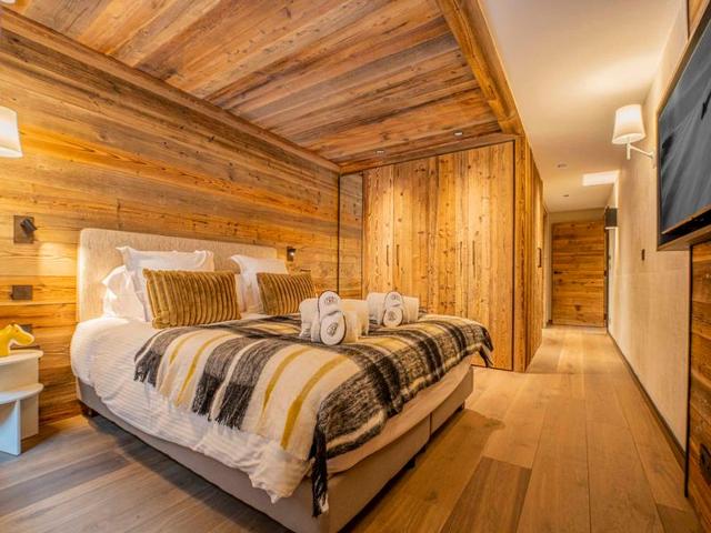 Luxury Duplex Apartment, Ski-In/Ski-Out, 5 Bedrooms, Sleeps 10, Near ESF and Méribus FR-1-613-93 - Méribel Les Allues 1200