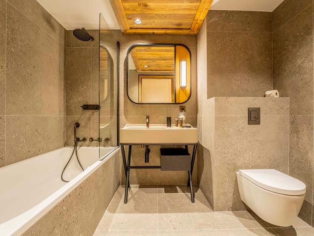 Luxury Duplex Apartment, Ski-In/Ski-Out, 5 Bedrooms, Sleeps 10, Near ESF and Méribus FR-1-613-93 - Méribel Les Allues 1200