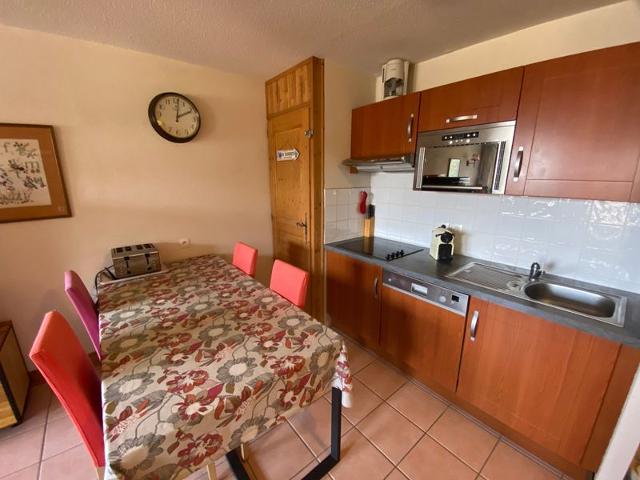 2-Bedroom Apartment for 6 in Les Jardins Alpins, Morillon 1100, Near Ski Lifts FR-1-412-84 - Morillon Village