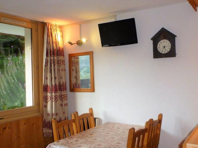 Studio at ski slopes, near Bruyères area, ski-in/ski-out and pets allowed FR-1-574-18 - Les Menuires Reberty 1850