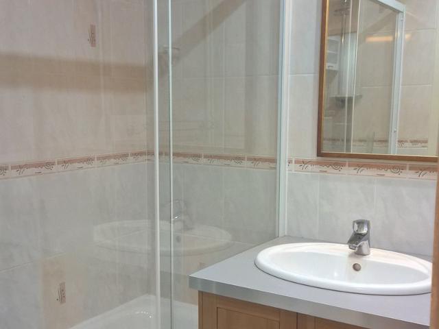 Renovated 2-Room Apartment in Central Location at the Foot of the Slopes FR-1-574-5 - Les Menuires Croisette